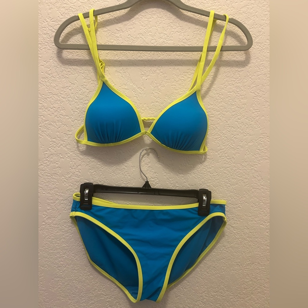 No Boundaries Blue & Yellow Trim Women's Bikini Swim Set, Juniors Size Large
